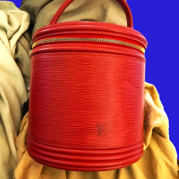 Louis Vuitton Red Cannes Vanity Case with exterior is classic LV EPI Leather - Picture 1 of 12